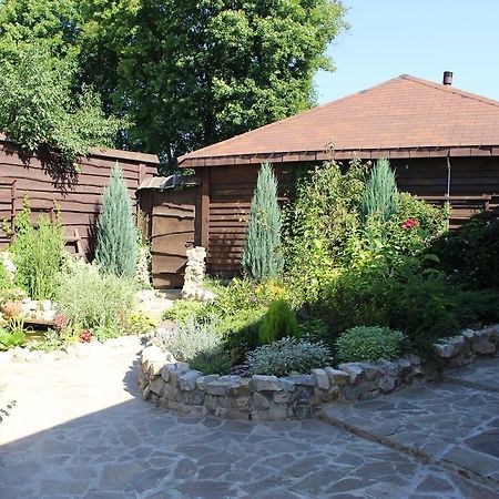 Motel Maetok 4 Pidkovy à Podbereztsy Extérieur photo