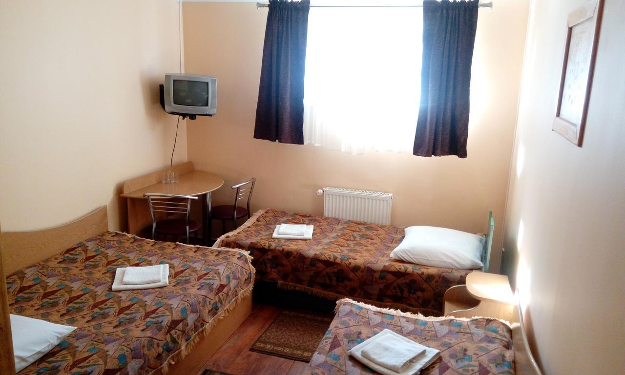Motel Maetok 4 Pidkovy à Podbereztsy Extérieur photo