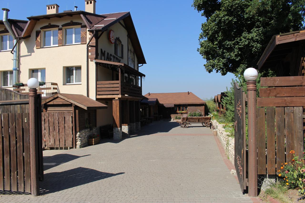Motel Maetok 4 Pidkovy à Podbereztsy Extérieur photo