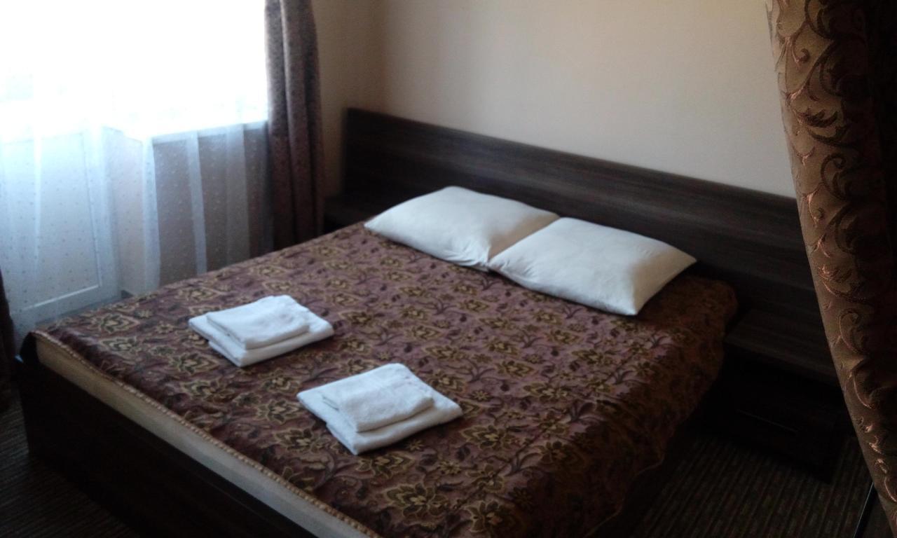 Motel Maetok 4 Pidkovy à Podbereztsy Extérieur photo